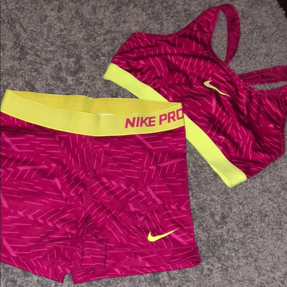 Nike pro set